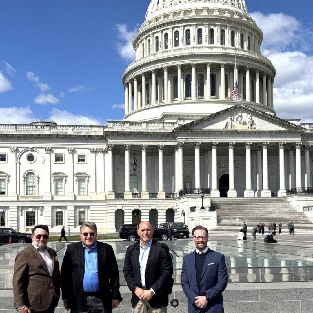 AUSPL members in front of the US Capitol.